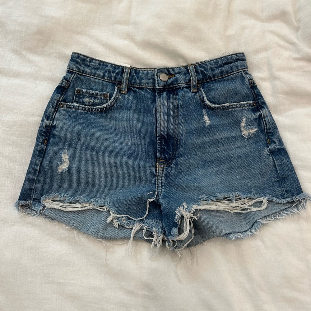 NWT ZARA CUT OFF DENIM SHORTS